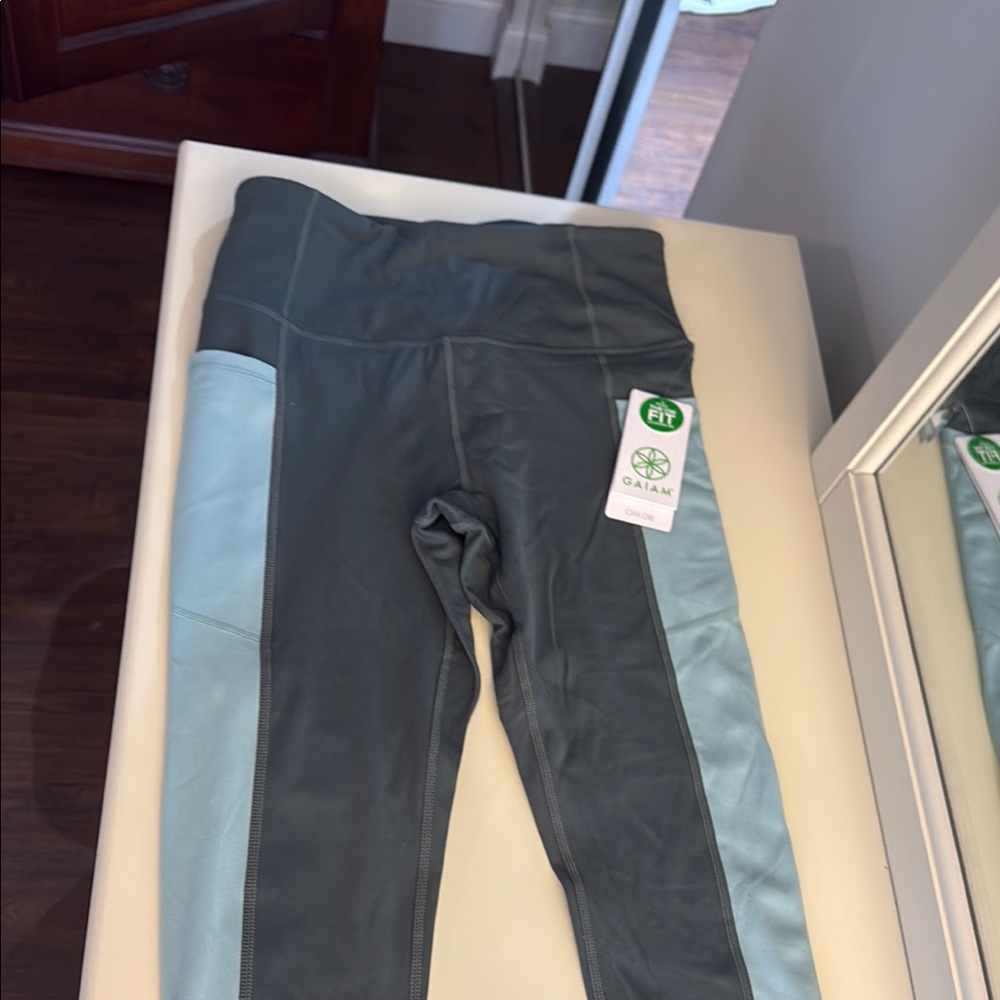 Gaiam womens OM fit leggings